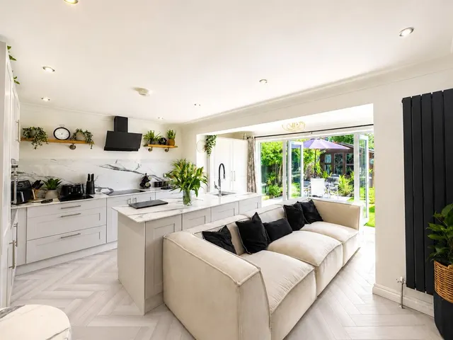 Severn Drive, Burntwood, WS7, photo 3