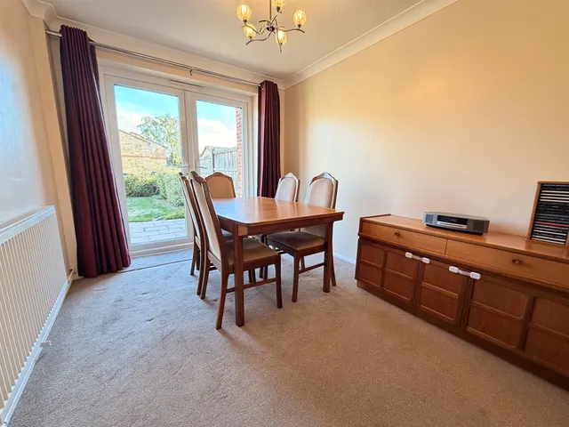Blunden Close, Romford, RM8, photo 3