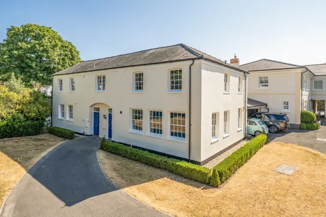 Harefield Grove, Cheltenham, GL50, photo 1