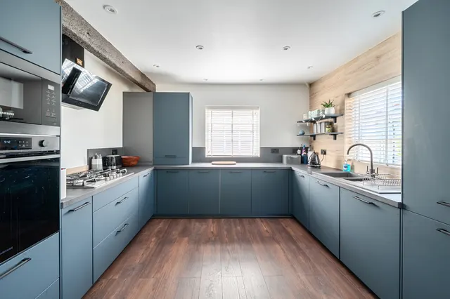 Harefield Grove, Cheltenham, GL50, photo 3