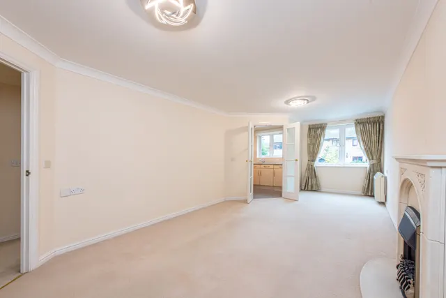 Photo 2 — Flat 14, Argent Court, 2 Leicester Road, Barnet