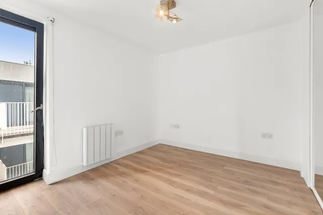 Hester Road, London, SW11, photo 3