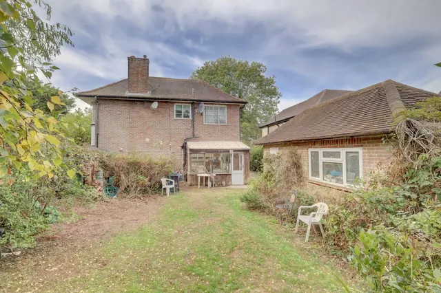 Watchet Lane, Holmer Green, HP15, photo 3