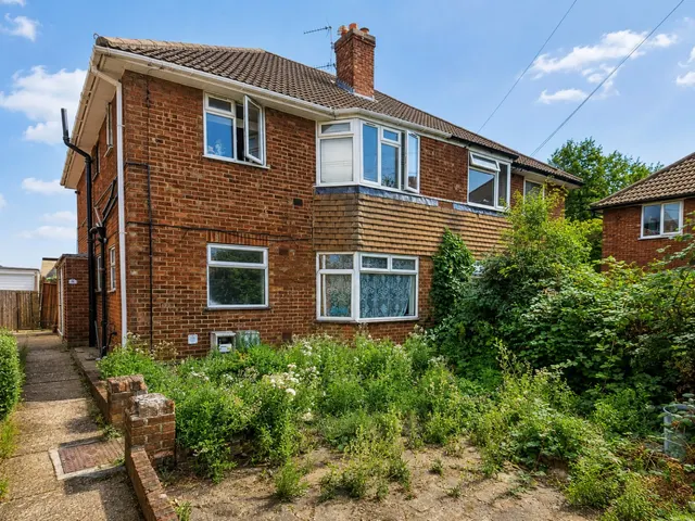 Blenheim Close, Greenford, UB6, photo 1