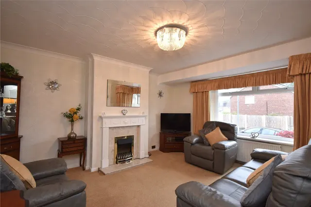 Cornish Way, Royton, OL2, photo 3