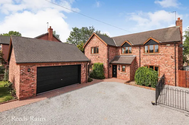 Hawthorne Farm Court, Bolton-upon-Dearne, S63, photo 1
