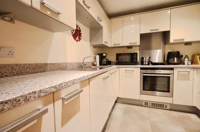 Whinbush Road, Hitchin, SG5, photo 2