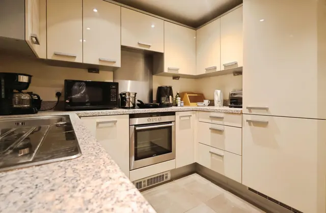 Whinbush Road, Hitchin, SG5, photo 3