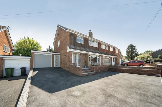 Renovated & Extended, Traherne Place, Hereford, photo 1