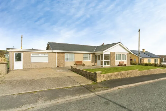 Aberdaron, LL53, photo 1