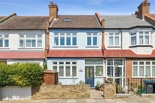 Links Road, London, SW17, photo 1