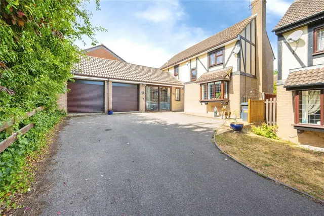 Ennismore Green, Luton, Bedfordshire, LU2, photo 1
