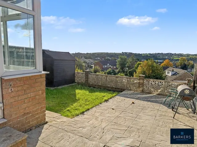 Western Avenue, Birstall, WF17, photo 3