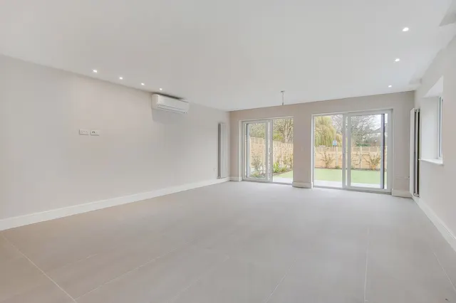 Bridge Lane, Hampstead Garden Suburb, NW11, photo 2