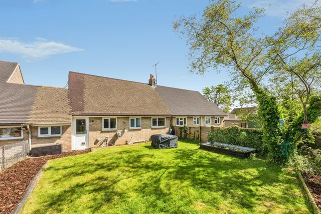 Flexneys Paddock, Stanton Harcourt, Witney, photo 1