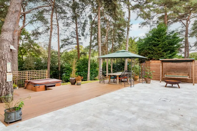 Photo 3 — 26 Pinewood Road, St. Ives, Ringwood, BH24 2PA