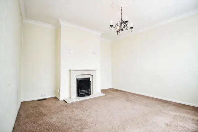 Photo 3 — The Close, WAKEFIELD, West Yorkshire, WF4