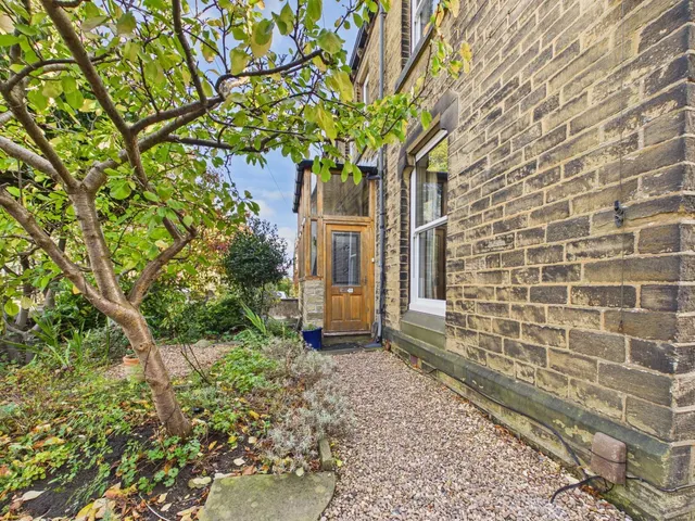Cleveland Road, Huddersfield, HD1, photo 2