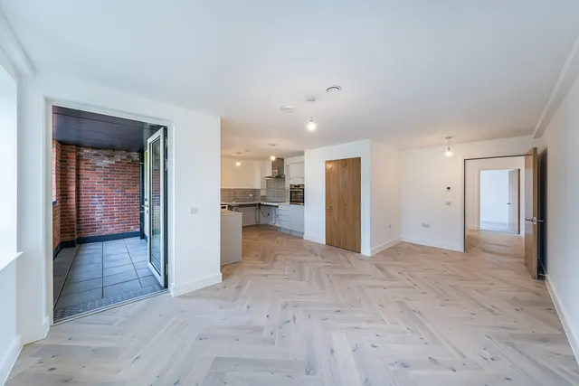 Northcote Road, London, SW11, photo 1