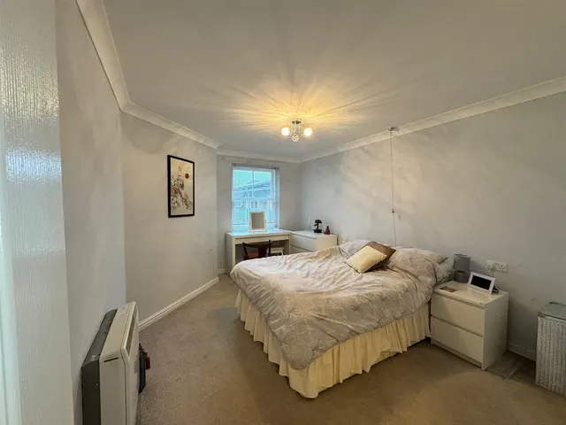 Photo 3 — Glen View, Gravesend DA12 1PL