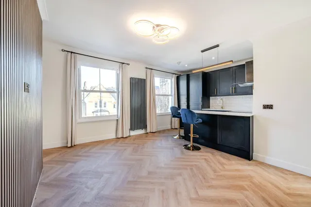 Colvestone Crescent, London, E8, photo 2