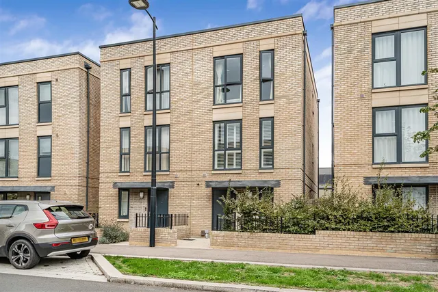 Osprey Drive, Trumpington, CB2, photo 1