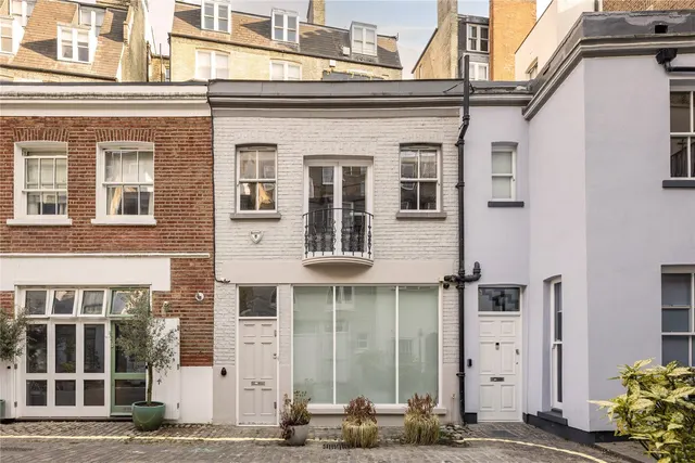 Princes Mews, London, W2, photo 1