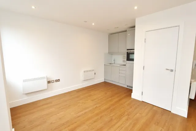 Photo 3 — London Road, Essex, Romford, RM7 9DF