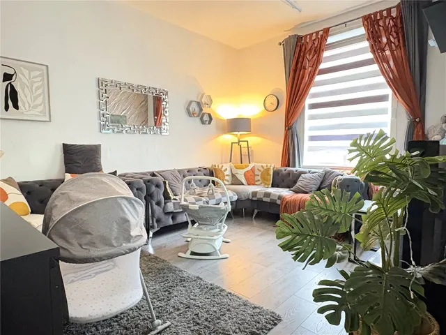 Kelverlow Street, Clarksfield, OL4, photo 2