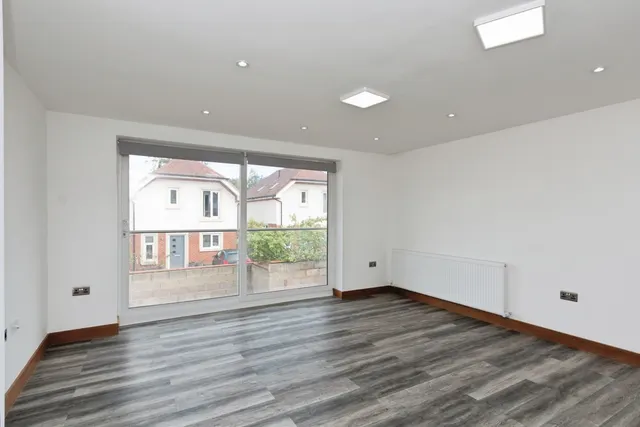 York Road, Camberley, GU15, photo 3