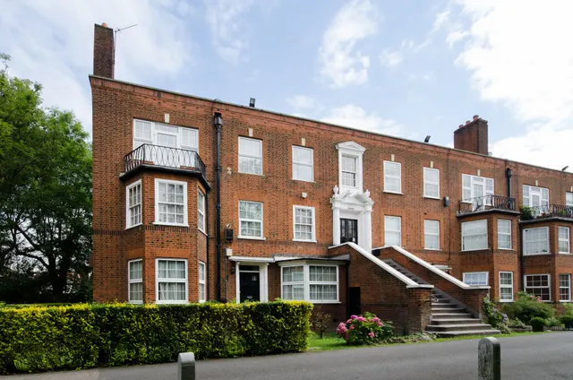 4 Hocroft Court, Hendon Way, London, photo 1