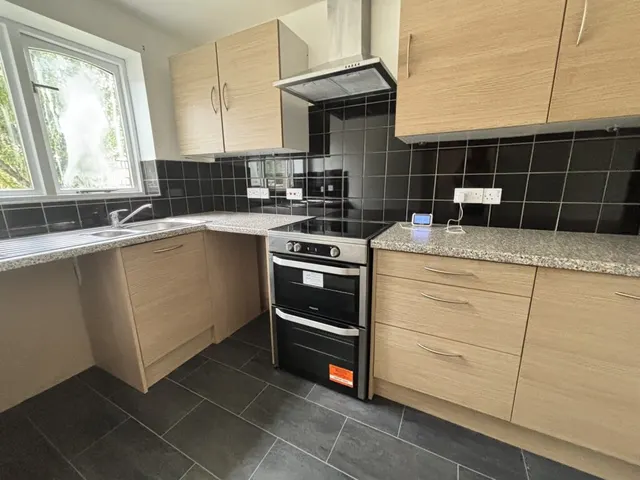Photo 3 — Lakeland Avenue, Hucknall