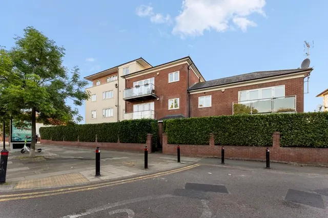 Astha Court, Kings Avenue, Greenford, photo 1