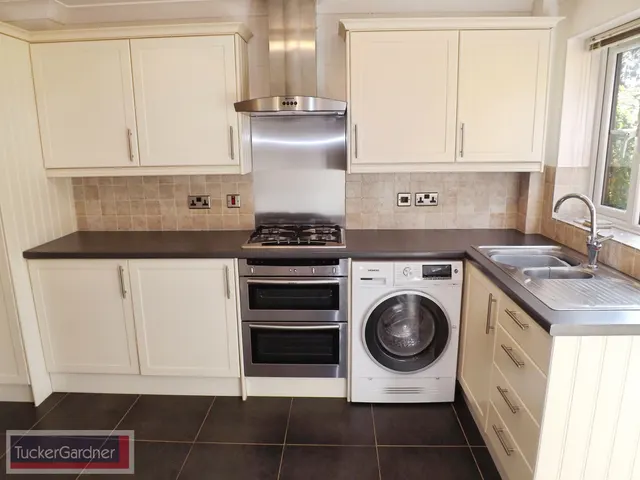 Kingfisher Close, Sawston, CB22, photo 2