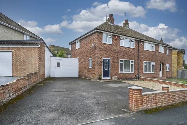 Sunningdale Road, Swindon, SN25, photo 1