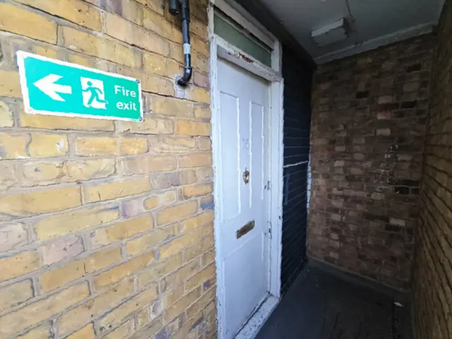 London, E1 5QS, photo 1