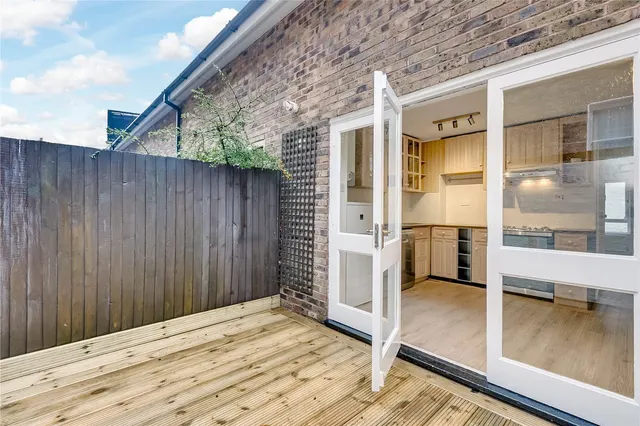 Burdett Mews, Westbourne Gardens Estate, W2, photo 2