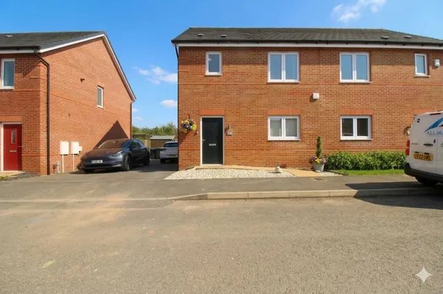 Westfield Avenue, Earl Shilton, LE9, photo 1