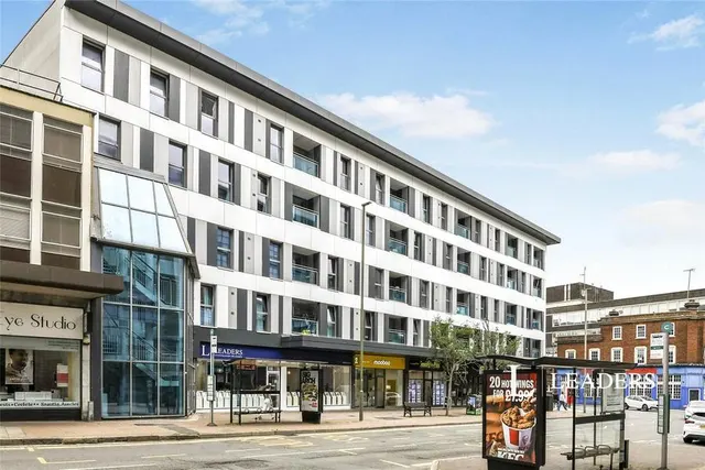 Cromwell Road, Redhill, RH1, photo 1