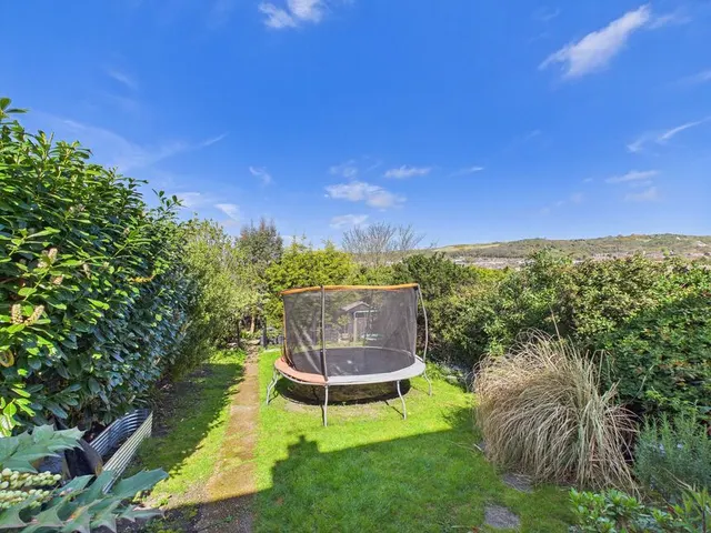 Segrave Crescent, CT19, photo 2