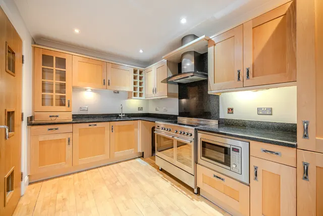 Micklethwaite Grove, Wetherby, LS22, photo 3