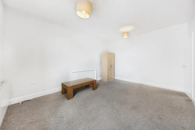 Station Road, North Chingford, E4, photo 3
