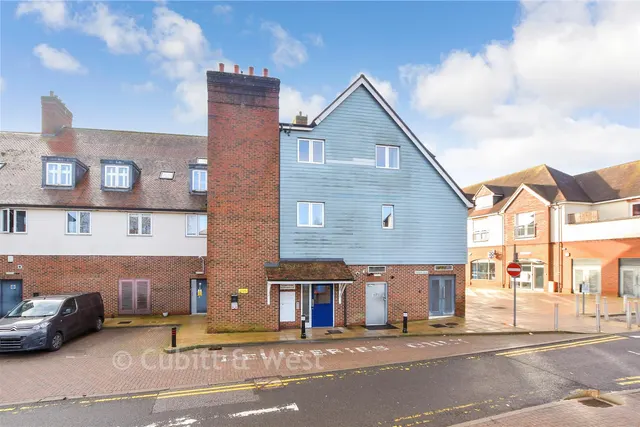 Fairbank Road, Southwater, RH13, photo 1