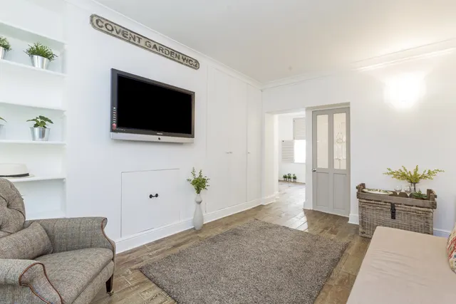 Sheridan Buildings, Martlett Court, WC2B, photo 2