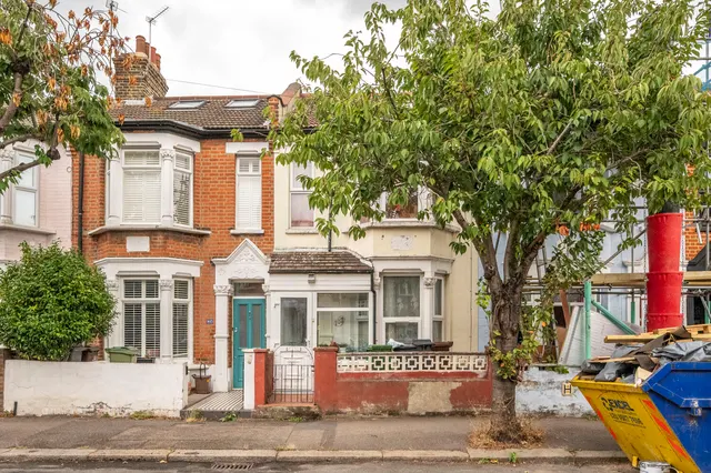 107 Belgrave Road, London, photo 1