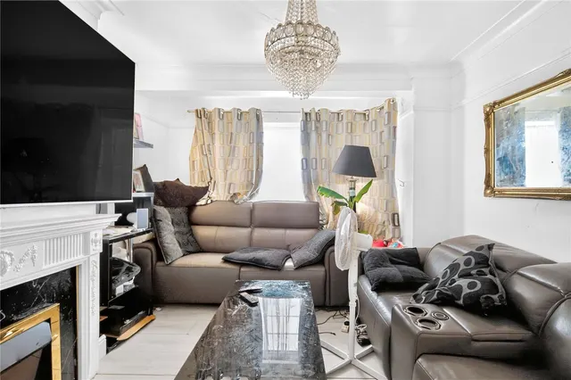 Grants Close, London, NW7, photo 2