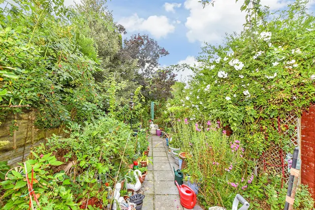 Brooklands Road, Havant, PO9, photo 2