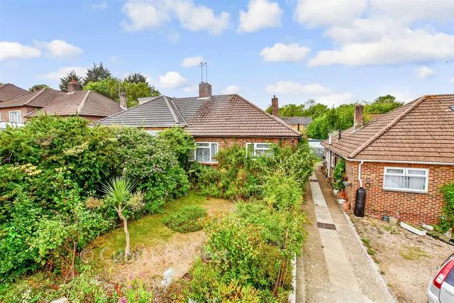 Brooklands Road, Havant, PO9, photo 1