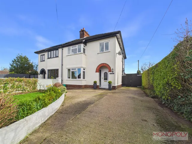 Beech Wood Croeshowell Lane, Rossett, LL12, photo 1