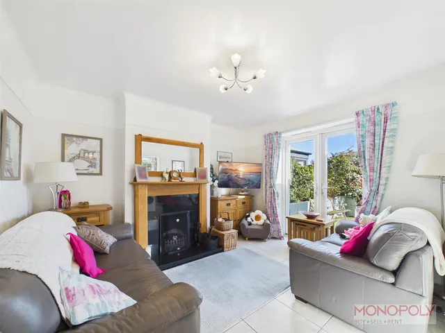 Beech Wood Croeshowell Lane, Rossett, LL12, photo 3